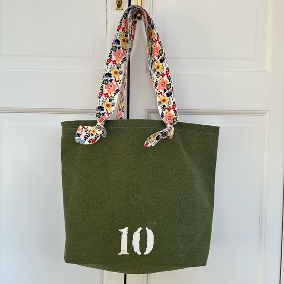 FEED x Clarins Recycled Tote Bag - Picture 10 of 12
